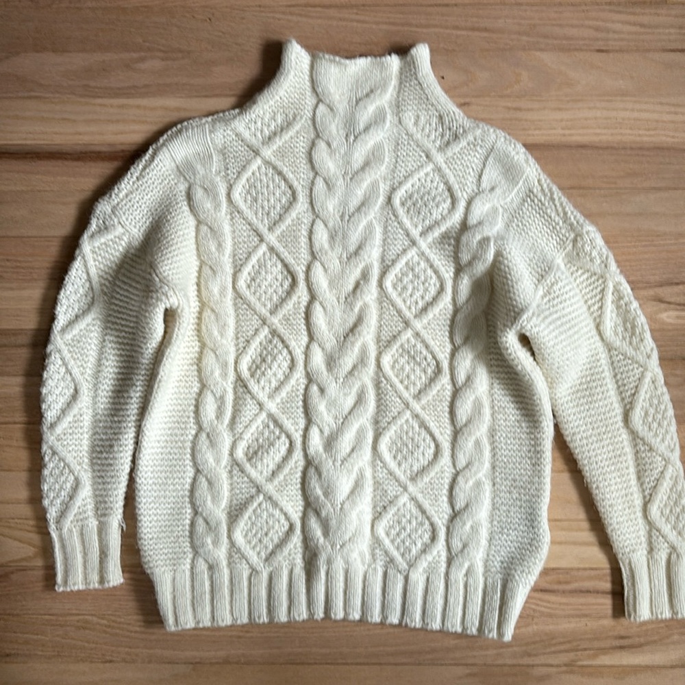 Cableknit Mock neck Sweater
